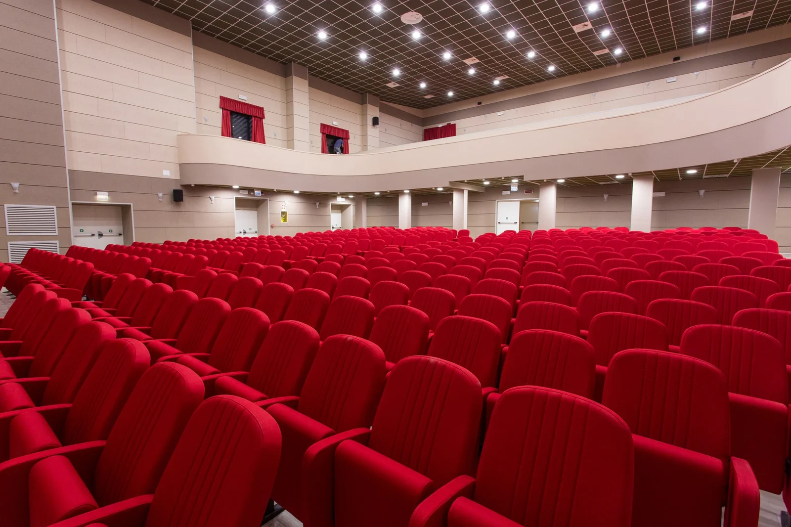 Gruppo Eventi Firma il Rilancio del Cineteatro Ferrari di Sapri